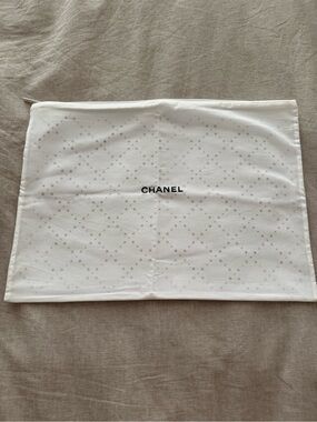 CHANEL White Zippered Dot Pouch